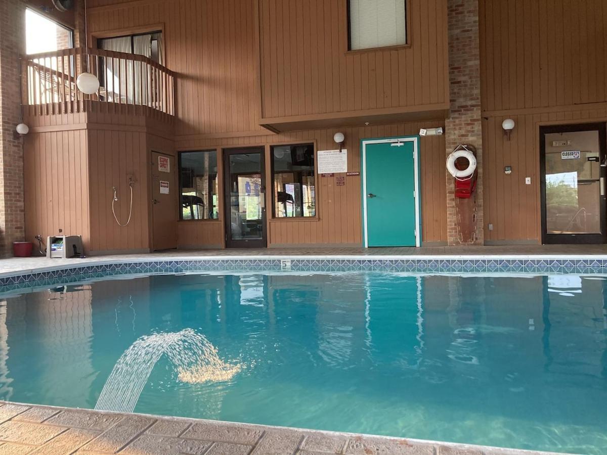 Royal Inn Suites Huntington Extérieur photo