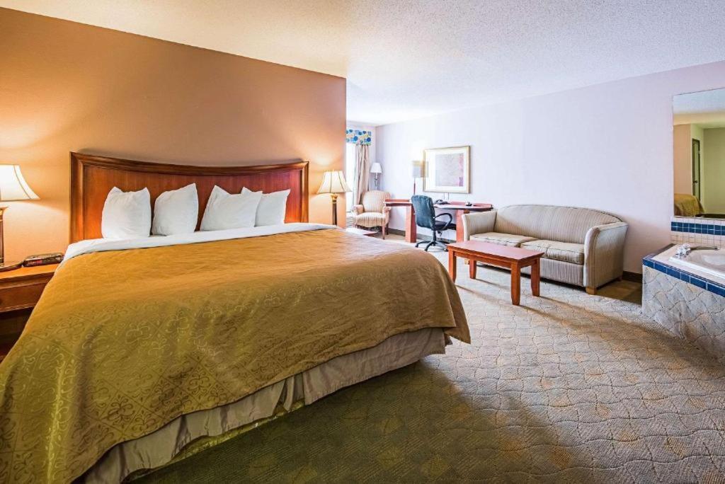 Royal Inn Suites Huntington Extérieur photo