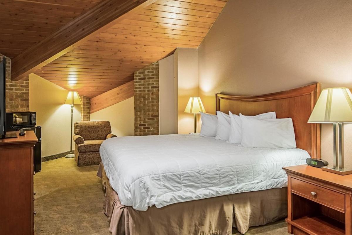 Royal Inn Suites Huntington Extérieur photo