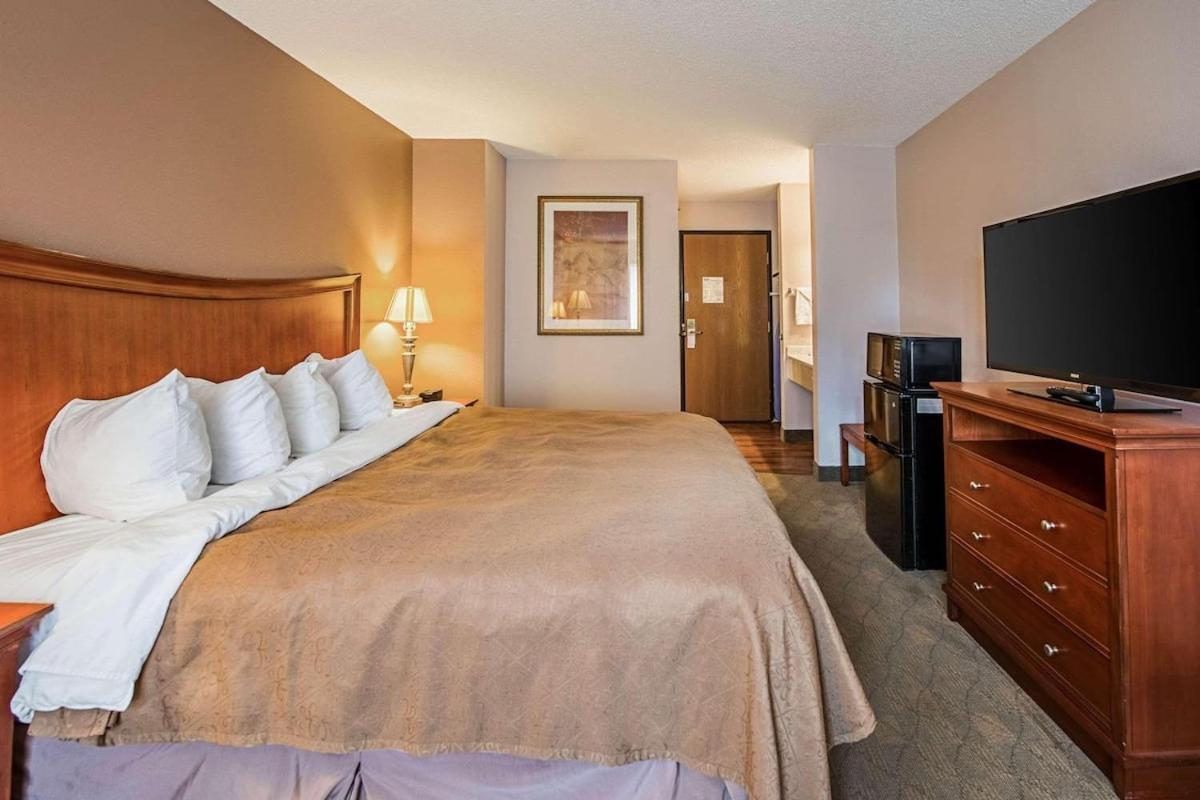 Royal Inn Suites Huntington Extérieur photo