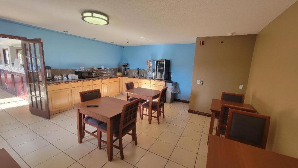 Royal Inn Suites Huntington Extérieur photo