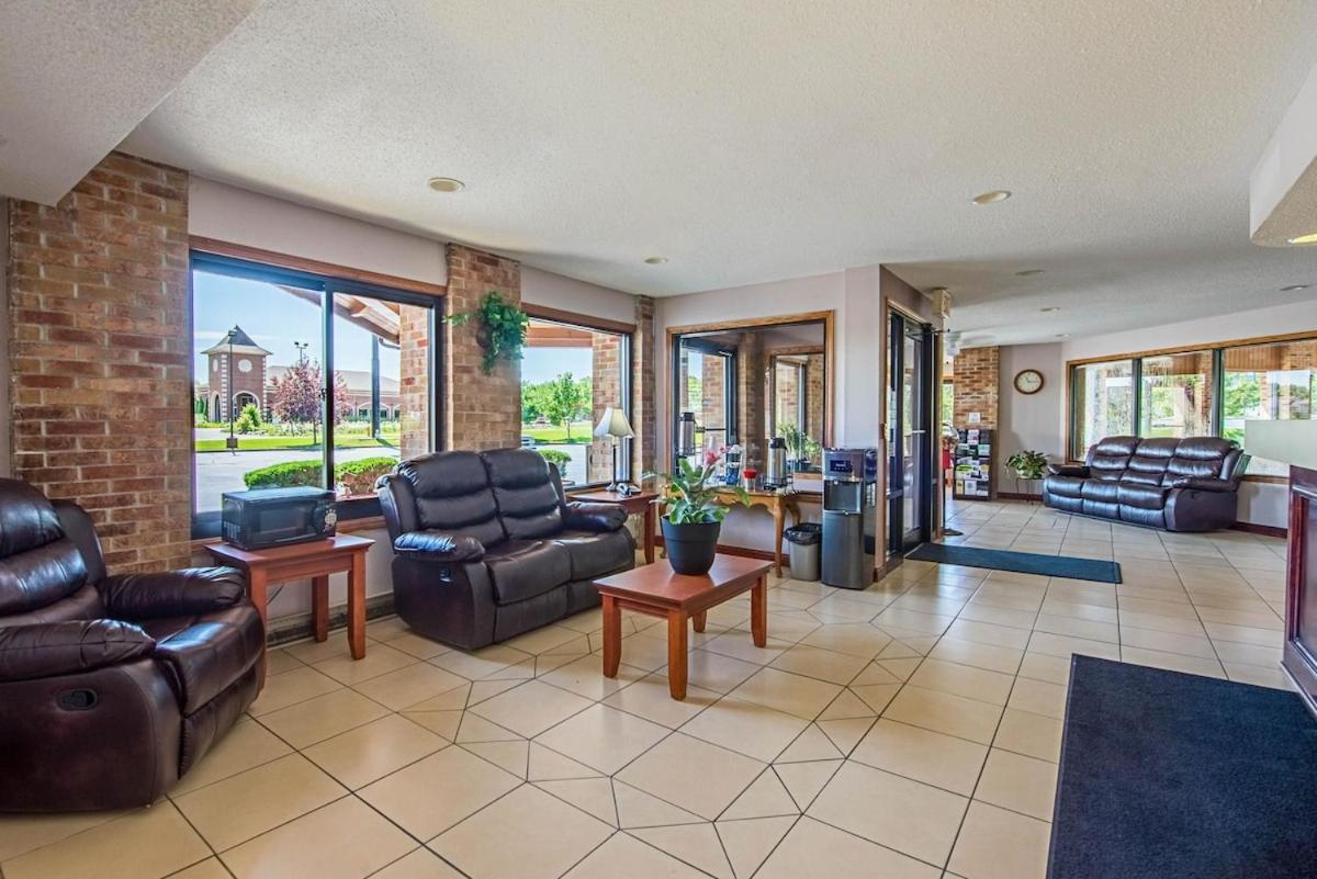 Royal Inn Suites Huntington Extérieur photo